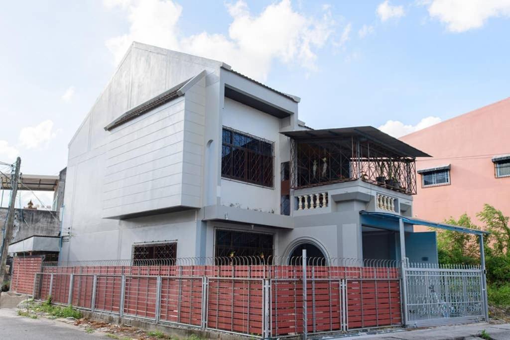 Bluebell House Hatyai - Cosy 3 Bedrooms For 10 Pax - 9 Mins Drive To Lee Grd Ban Kho Hong Eksteriør bilde